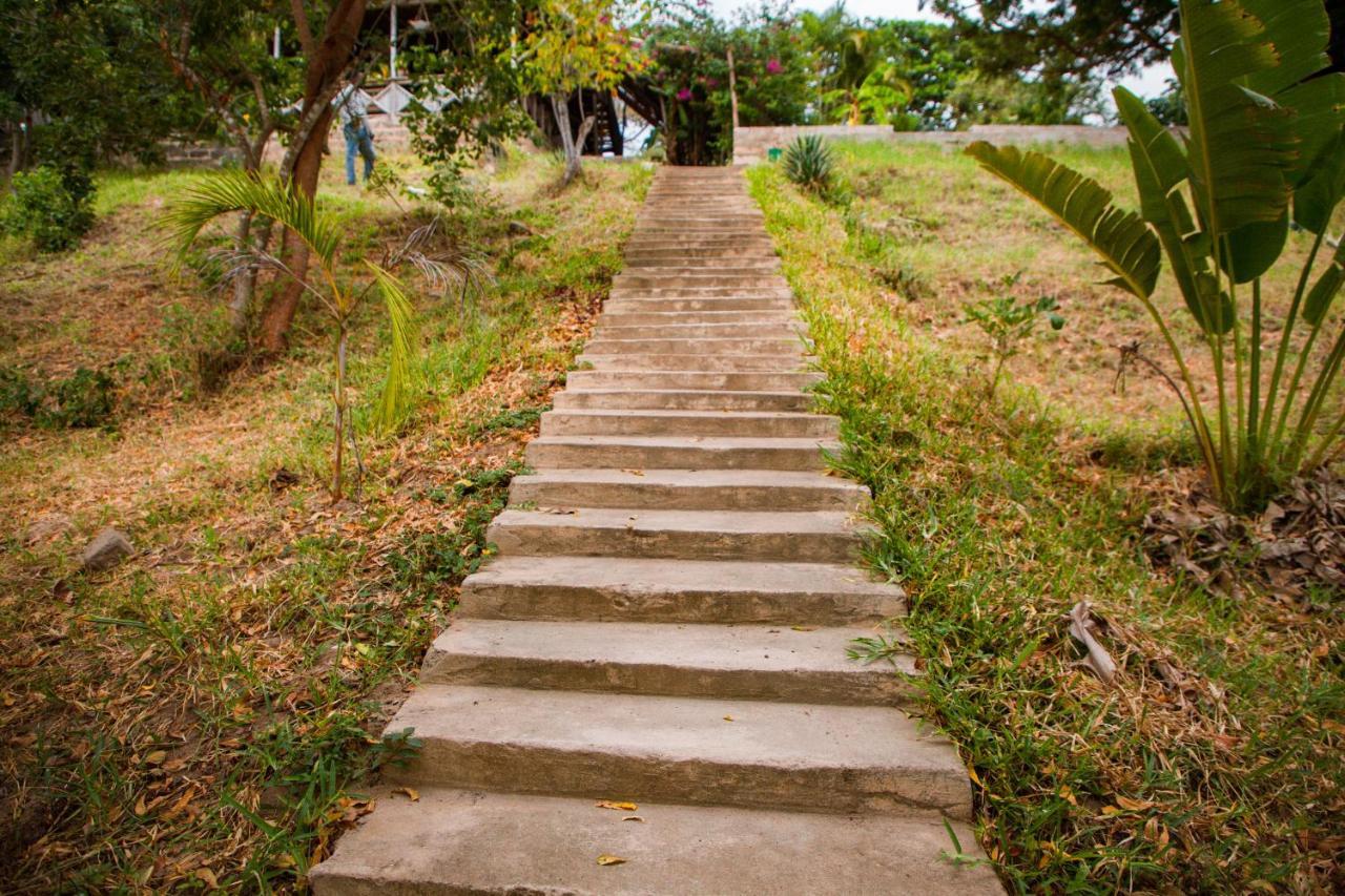 Mikoko Beach & Cottages Bagamoyo Exteriör bild