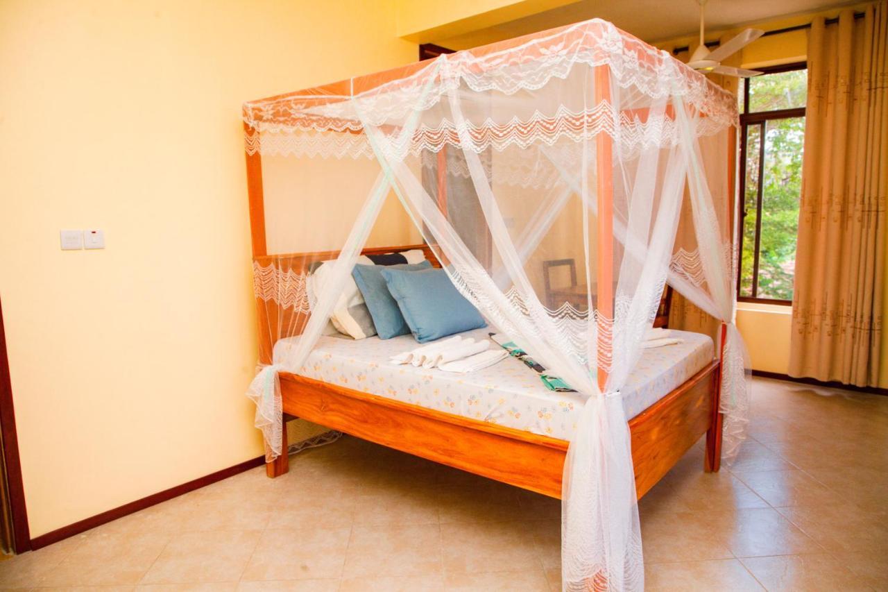 Mikoko Beach & Cottages Bagamoyo Exteriör bild