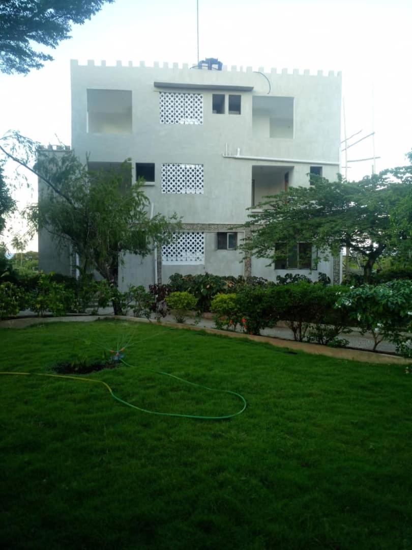 Mikoko Beach & Cottages Bagamoyo Exteriör bild